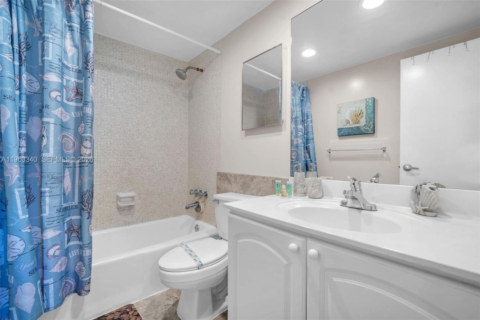 3801 S Ocean Dr 2w Property Photo 17