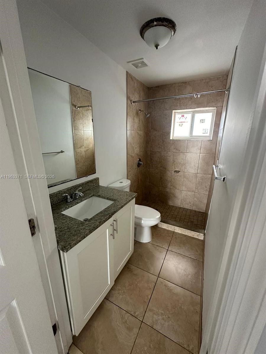 1128 Nw 101st St Property Photo 5