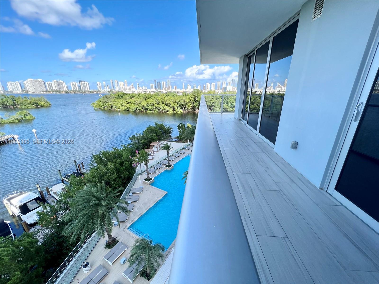 16385 Biscayne Blvd 607 Property Photo 1