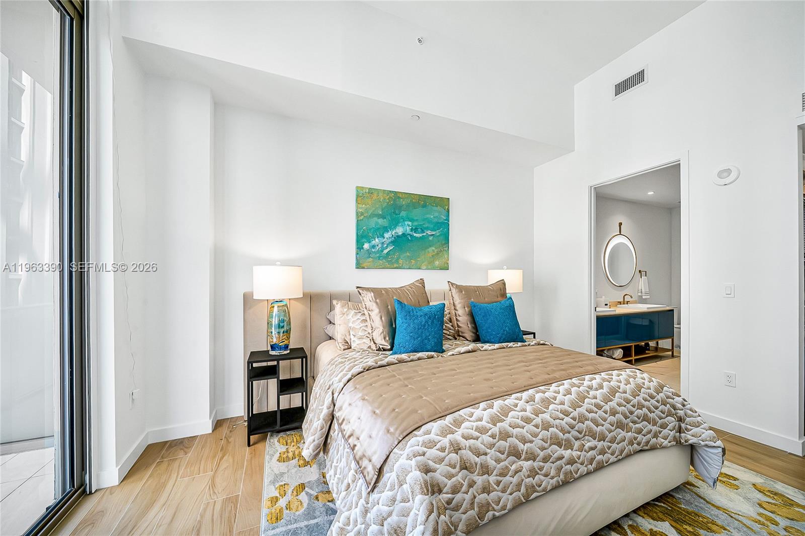 2655 S Bayshore Dr 706 Property Photo 17