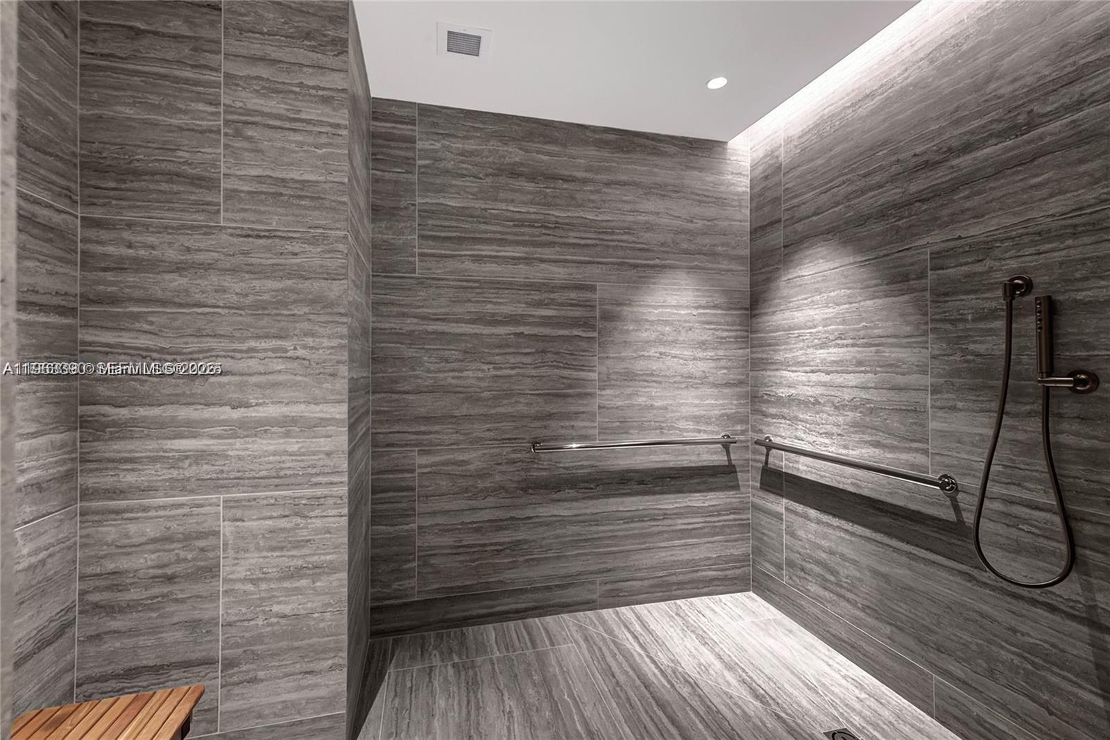 2655 S Bayshore Dr 706 Property Photo 45