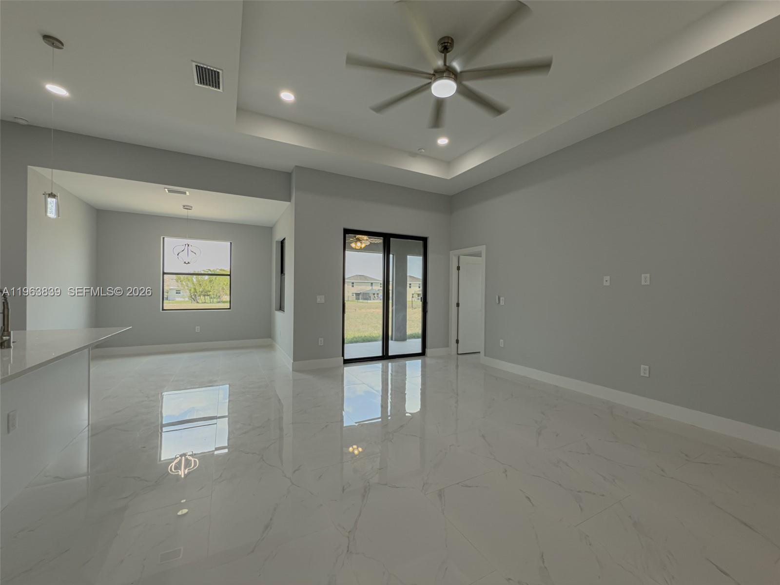417 Paddock St Property Photo 11