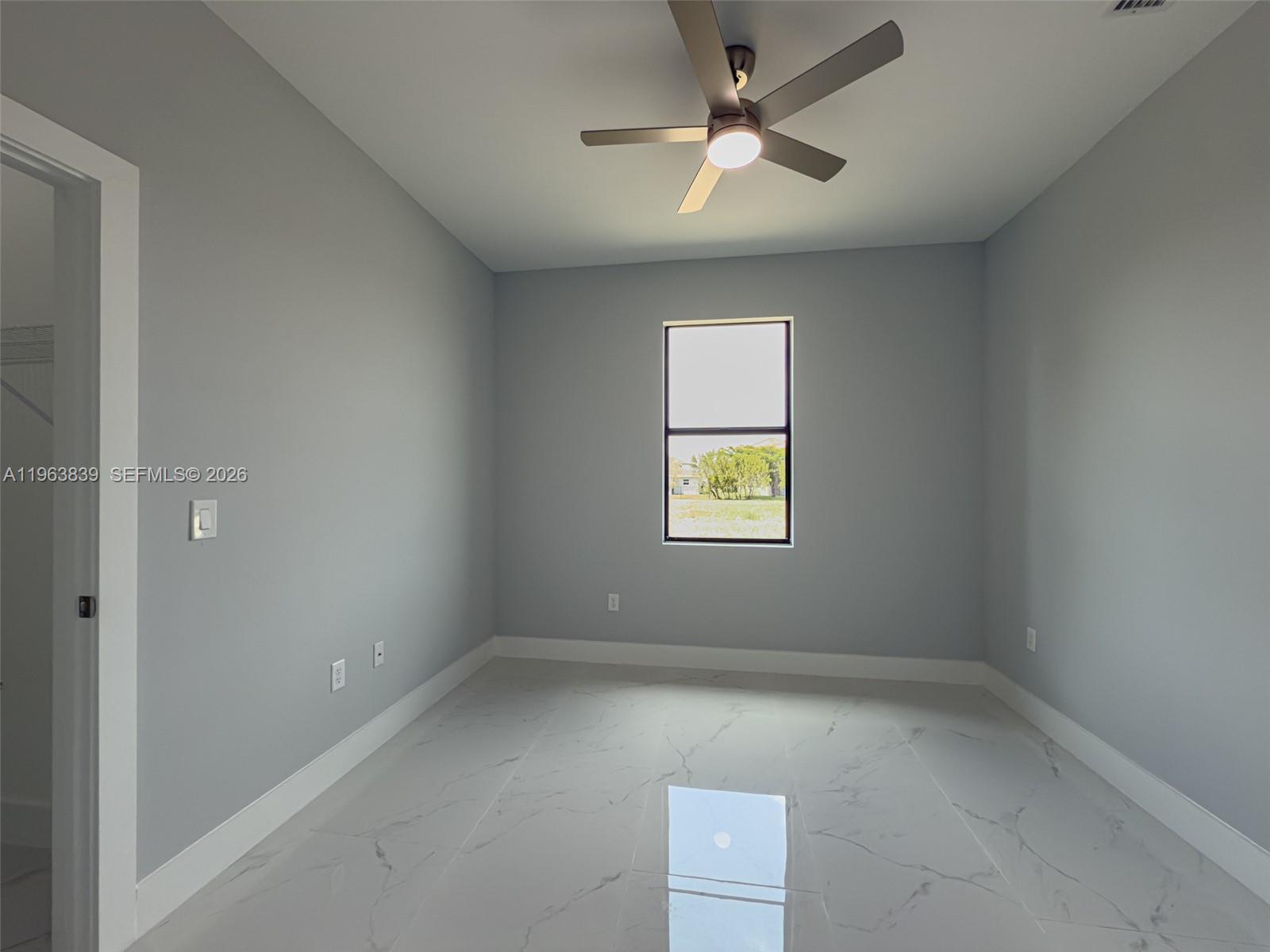 417 Paddock St Property Photo 24