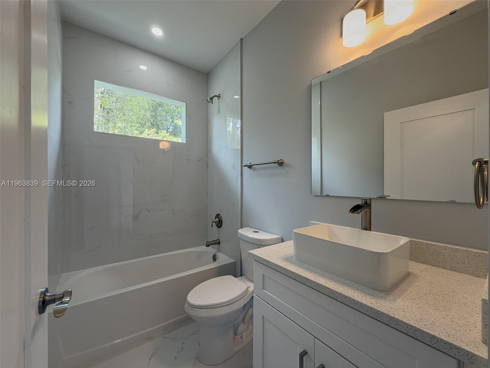 417 Paddock St Property Photo 26