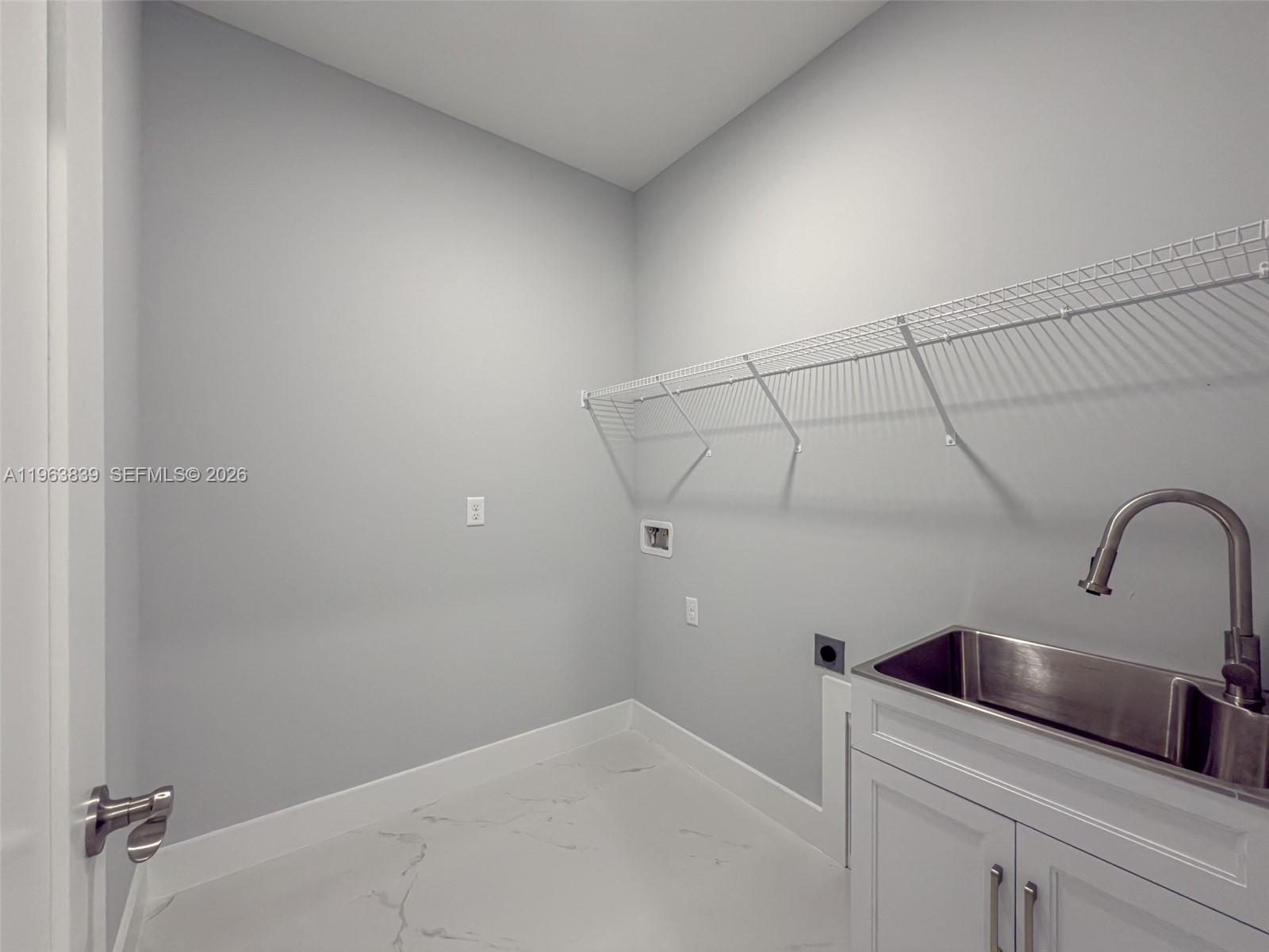 417 Paddock St Property Photo 29
