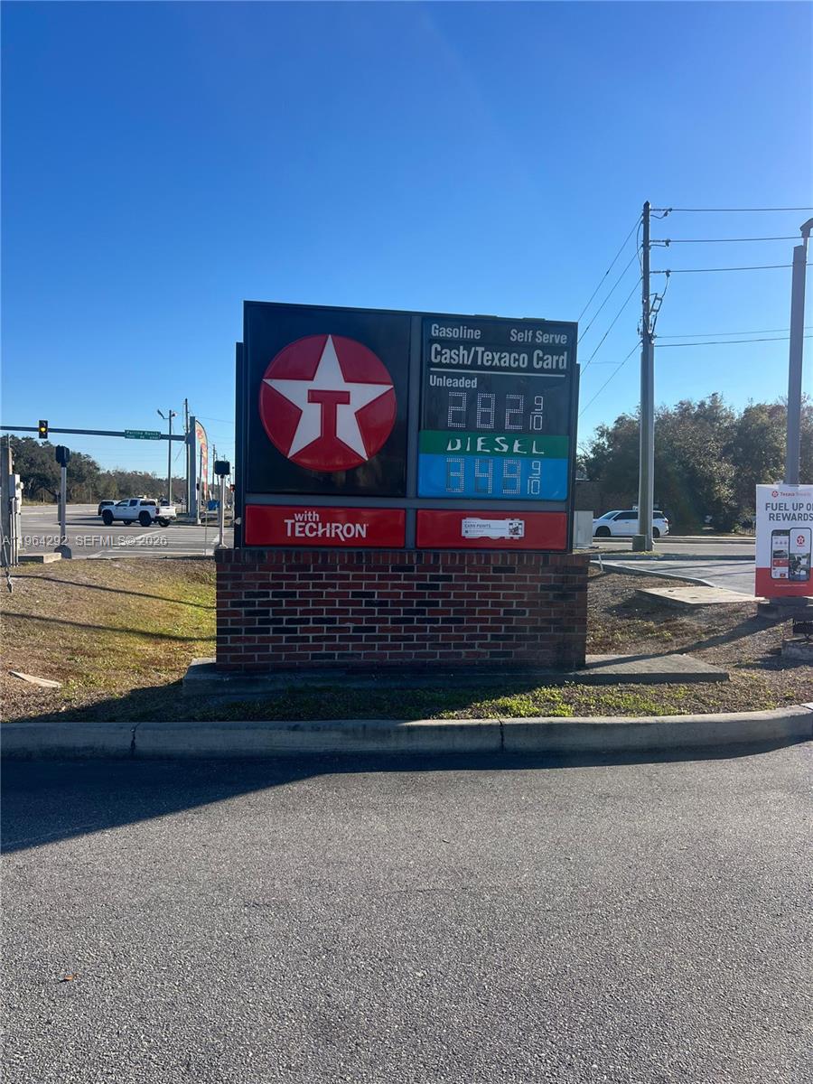 2441 Seven Springs