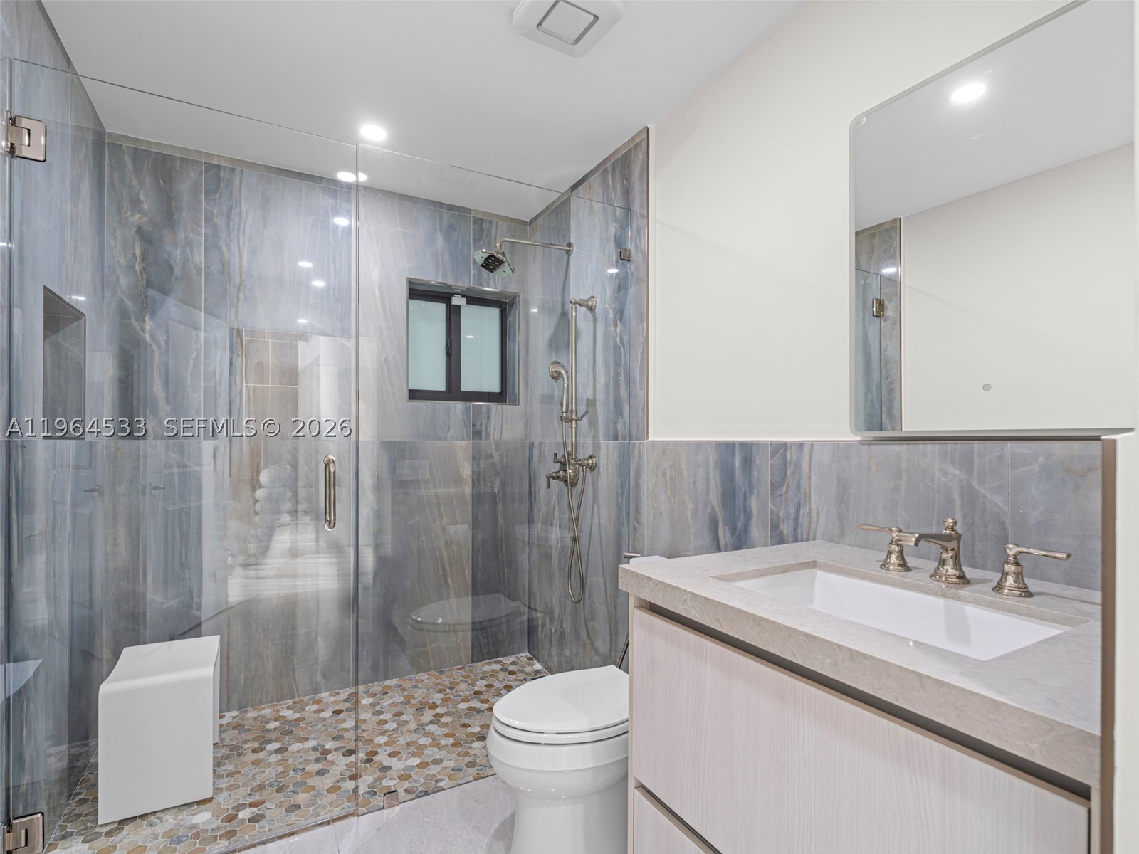 6180 Pine Tree Dr Property Photo 29