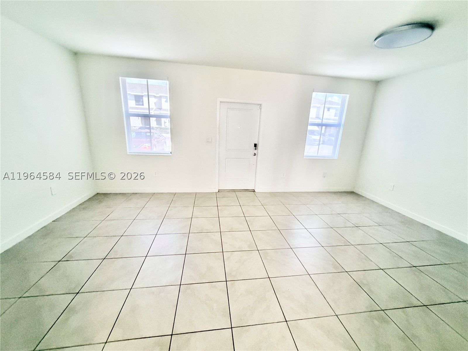 442 Ne 13th St Property Photo 3