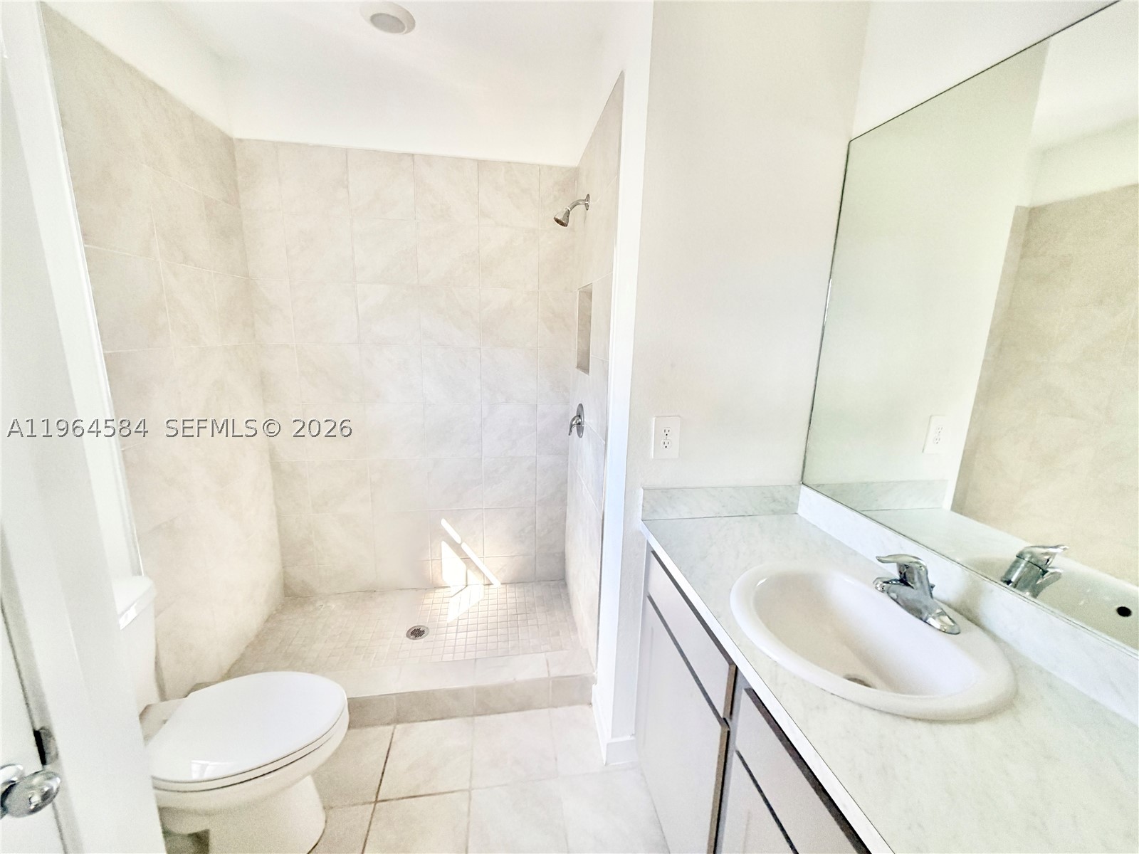 442 Ne 13th St Property Photo 9