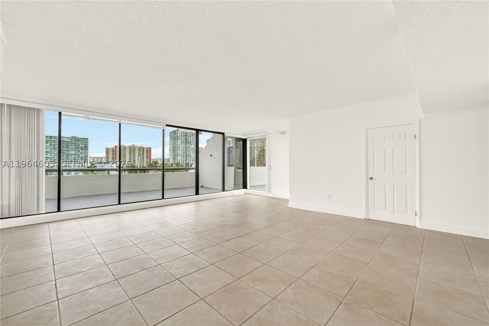 385 Poinciana Dr 1230 Property Photo 6