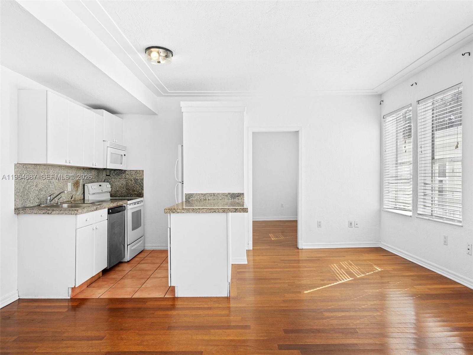 1027 Pennsylvania Ave 206 Property Photo 1