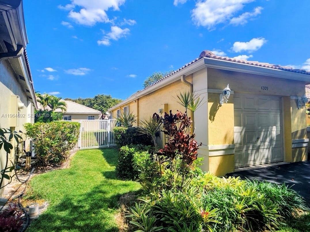 4309 Pine Ridge Ct Property Photo 4
