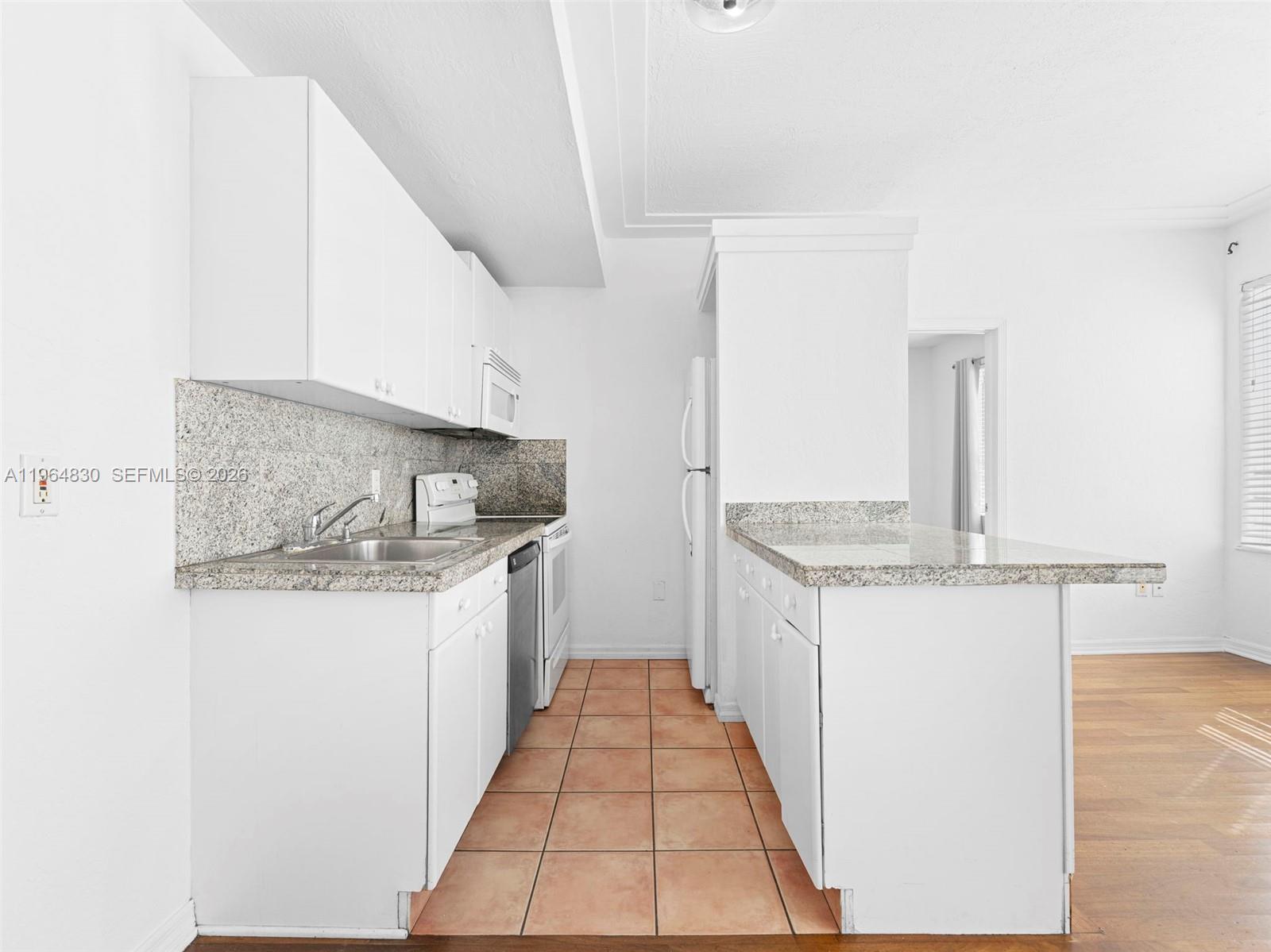 1027 Pennsylvania Ave 206 Property Photo 6