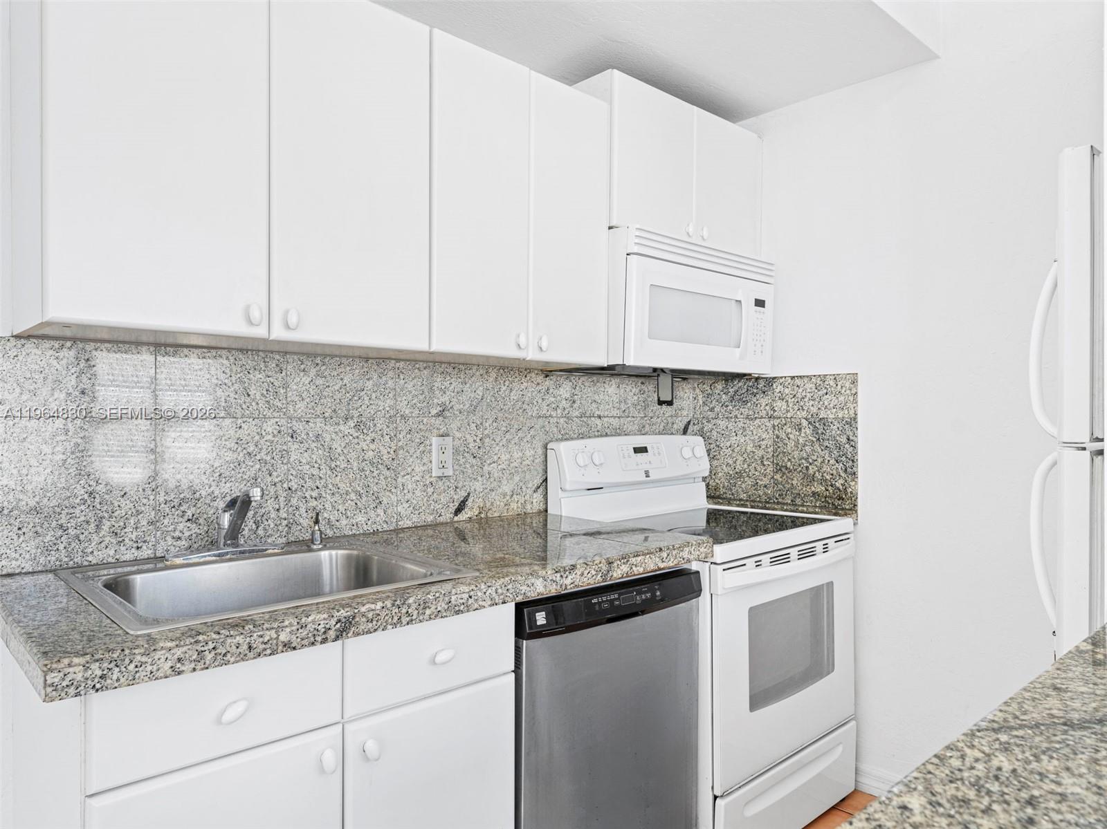 1027 Pennsylvania Ave 206 Property Photo 7