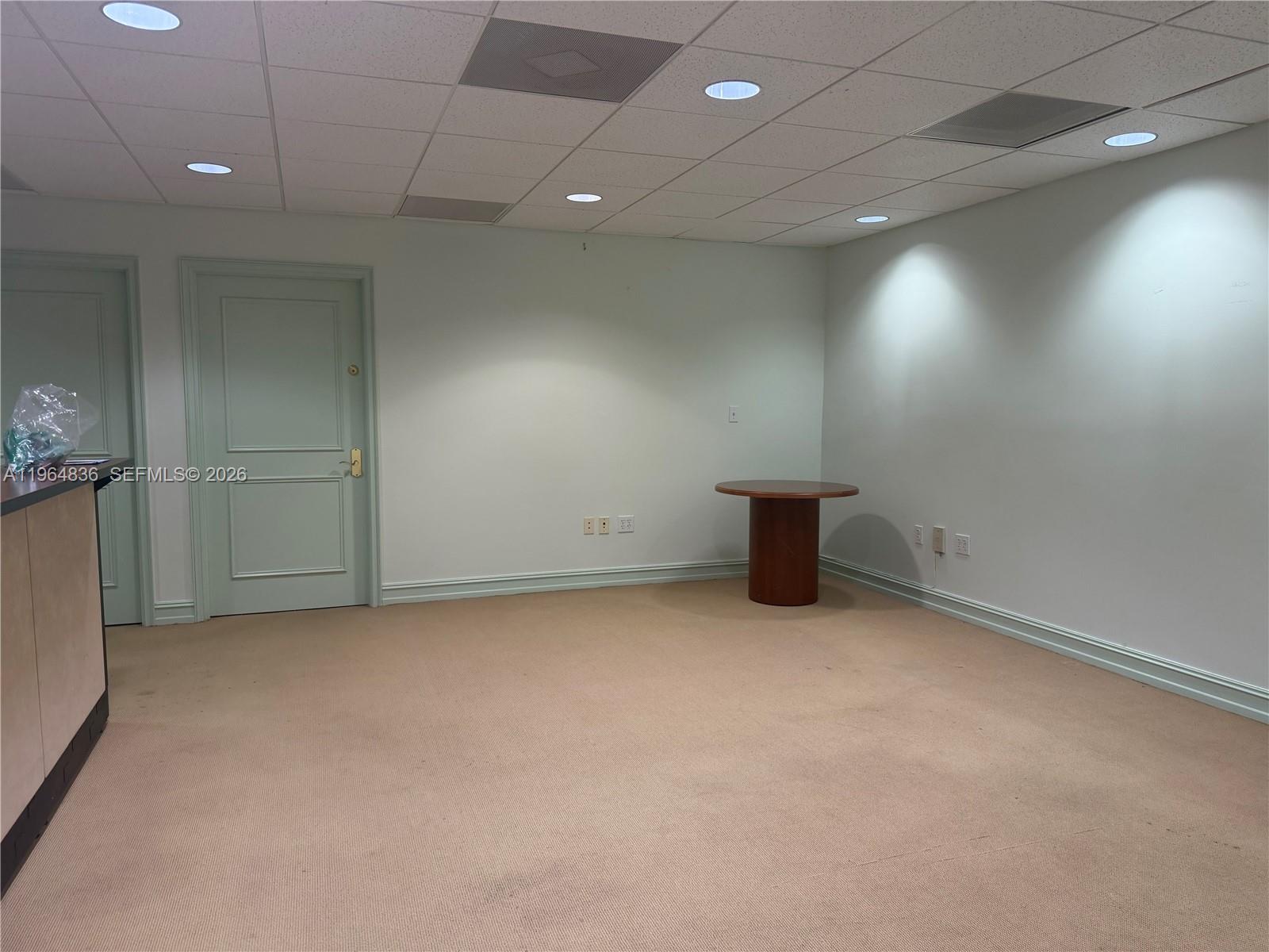 2435 Hollywood Blvd Property Photo 3