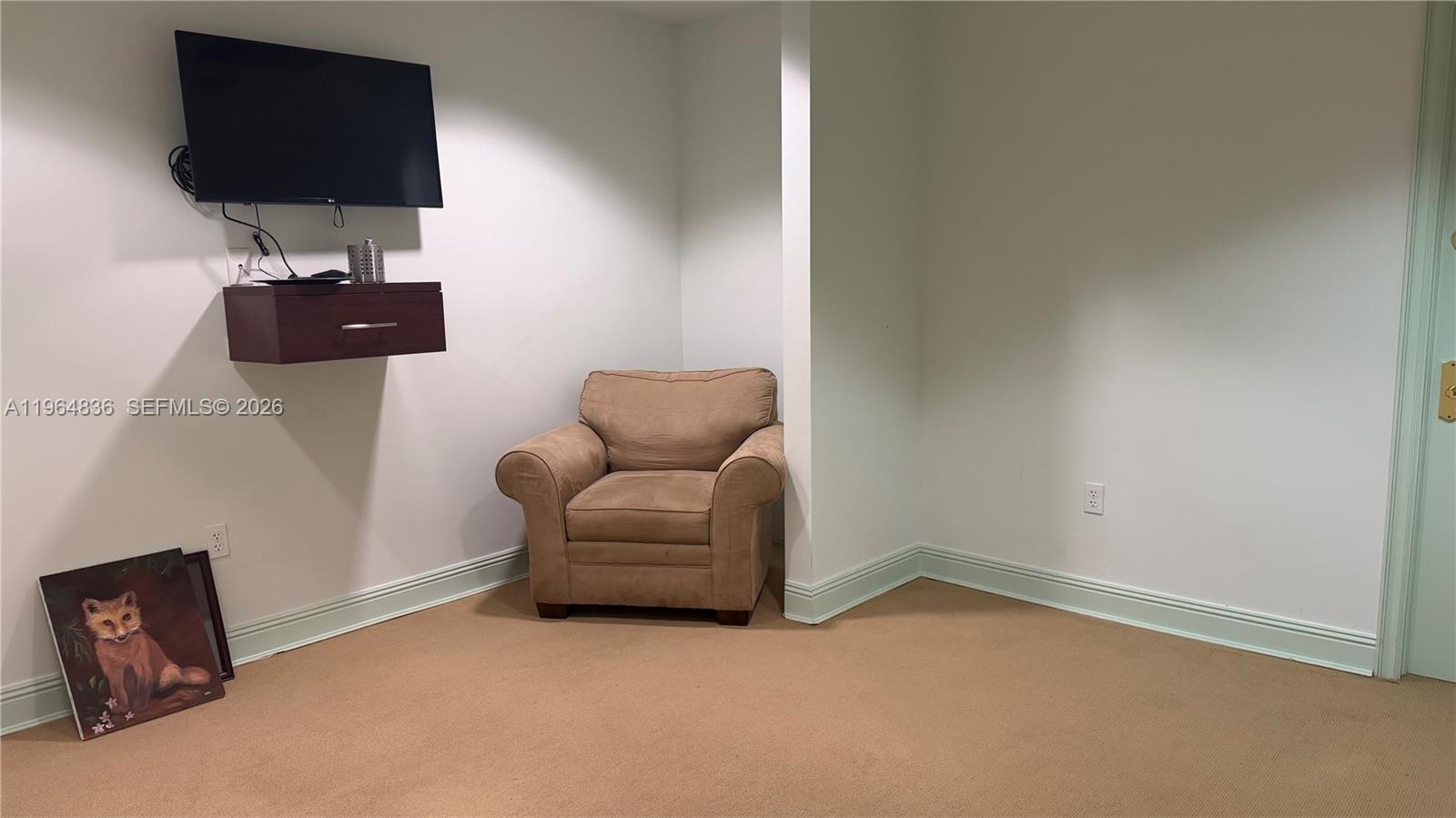 2435 Hollywood Blvd Property Photo 13