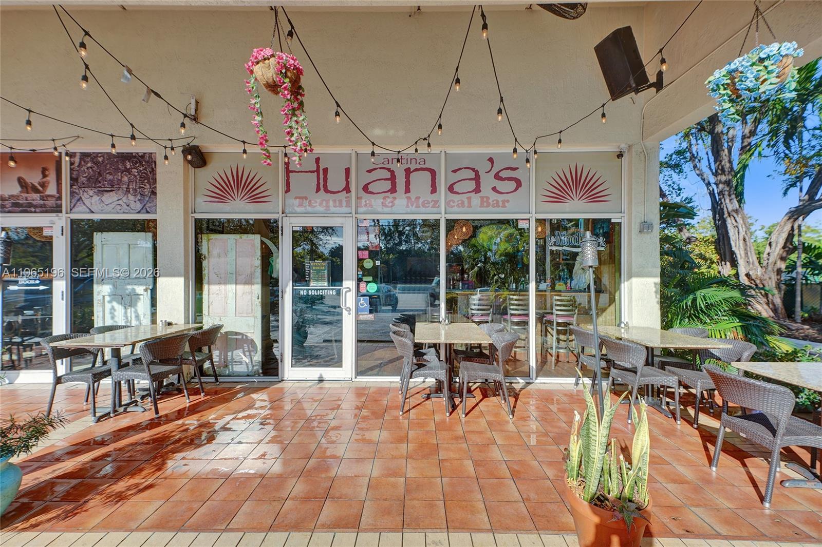 15400 Biscayne Blvd Property Photo 1