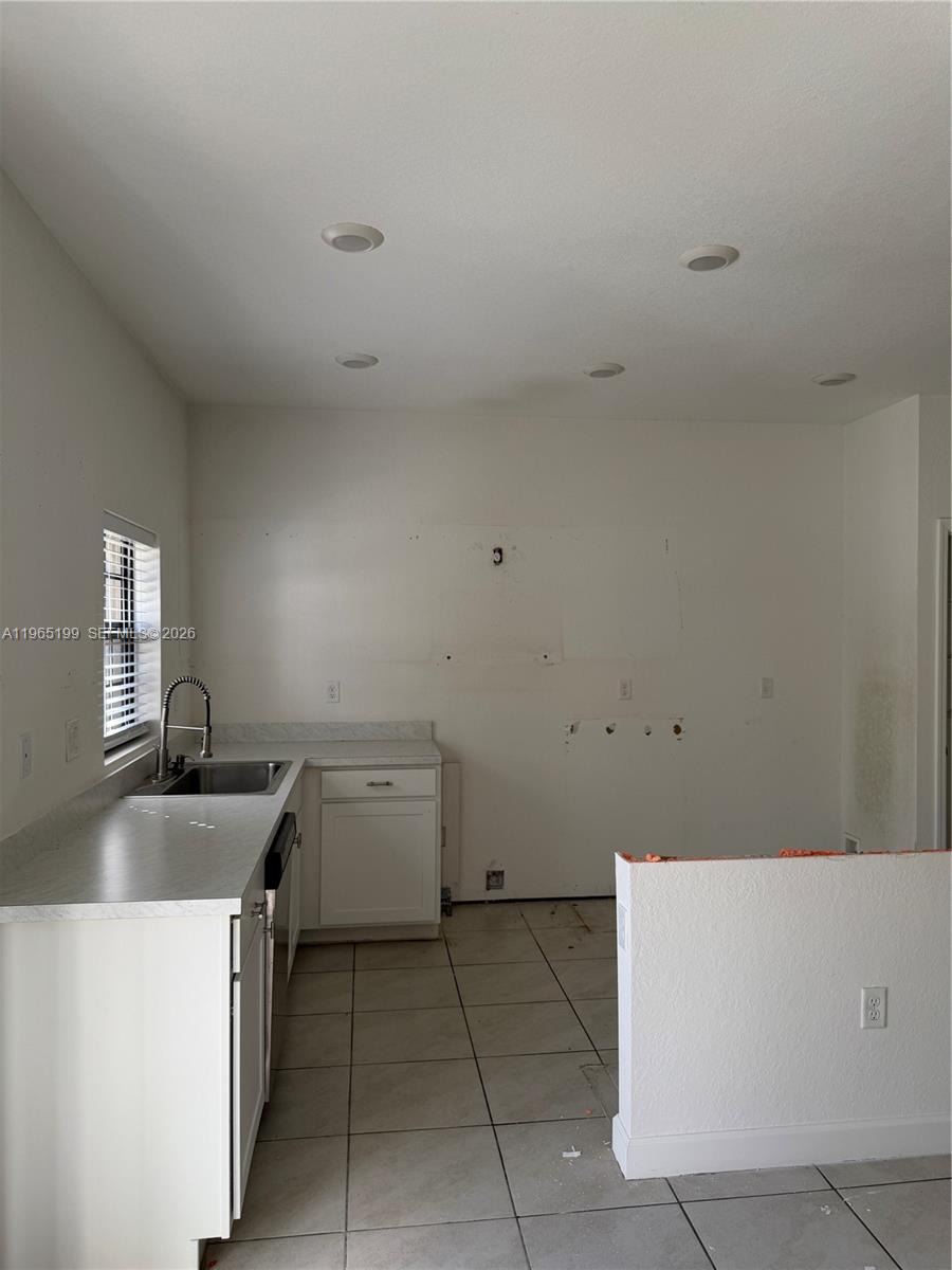 1137 Sw 6th Ct Property Photo 2
