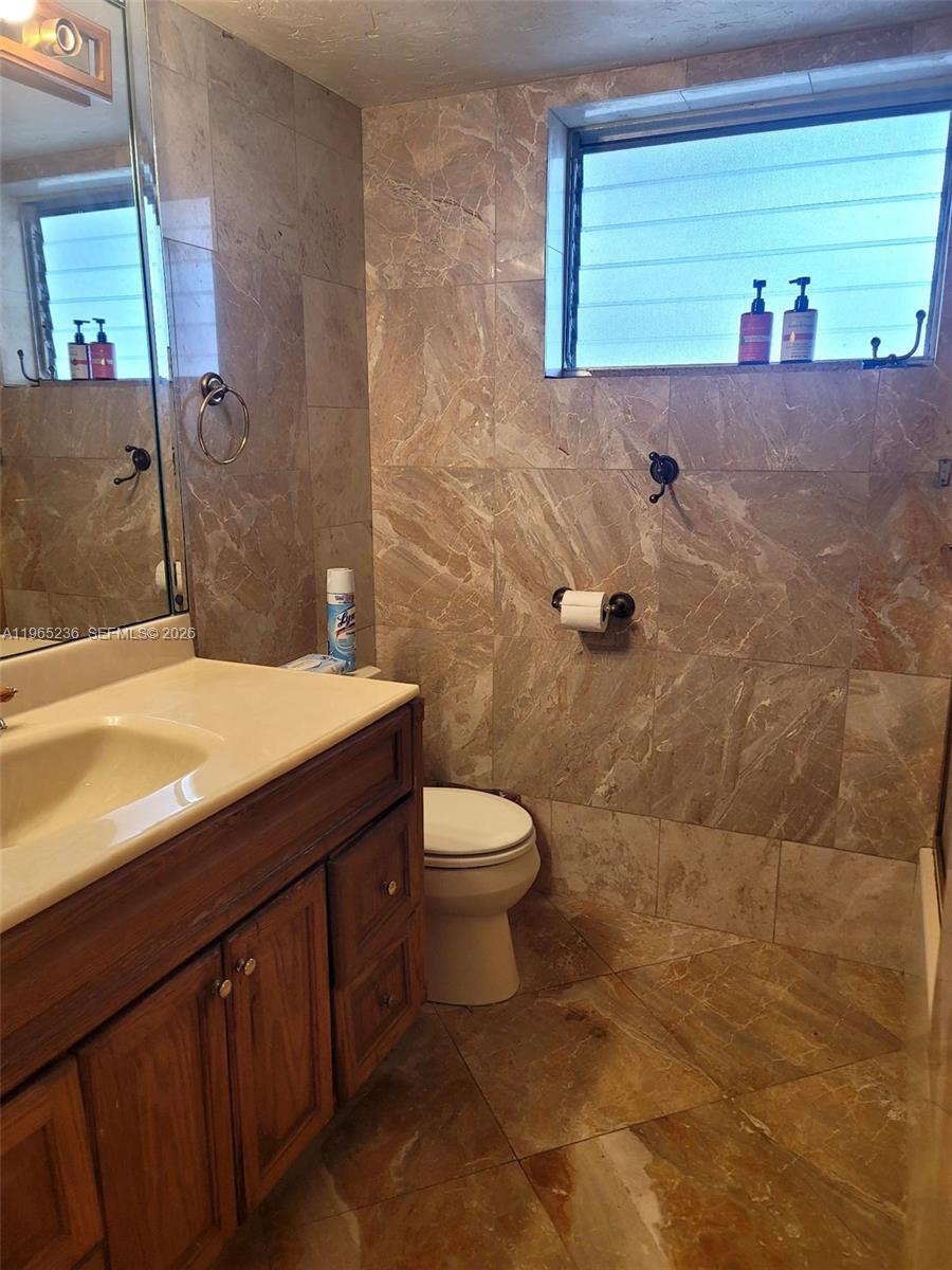 1690 Ne 191st St 315-1 Property Photo 12