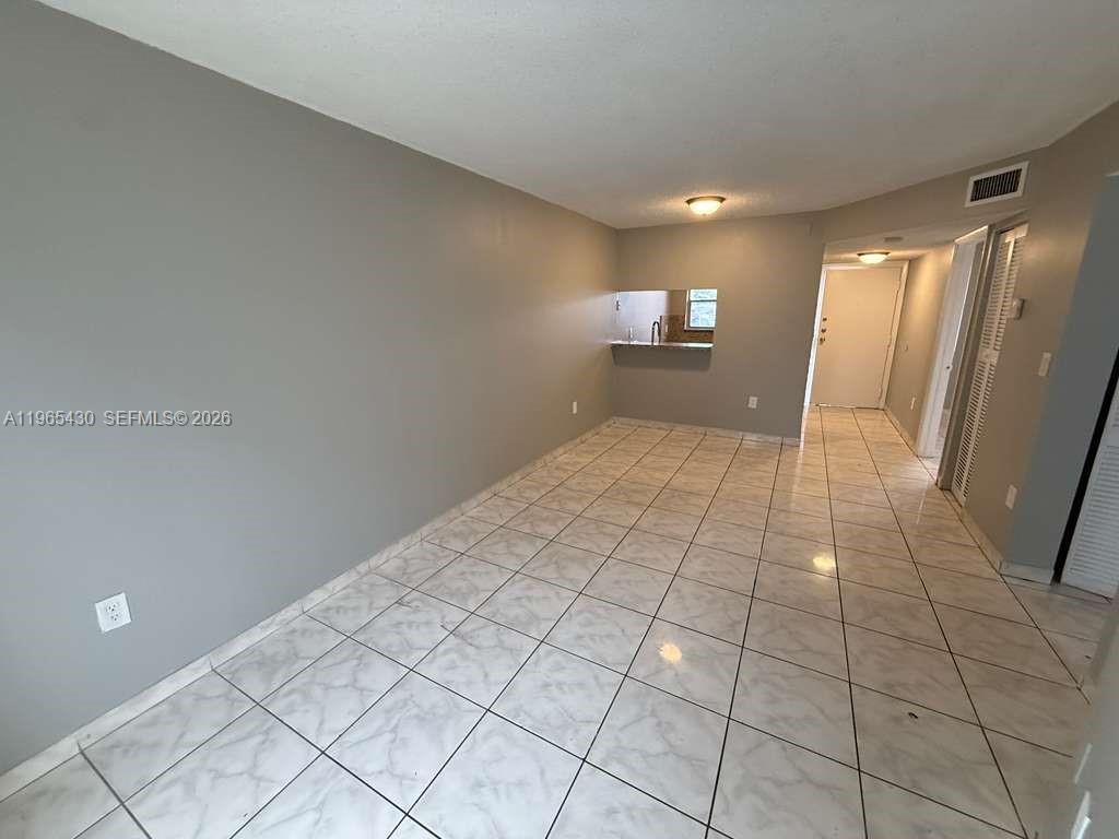 2721 Nw 23rd Ct 4 Property Photo 7