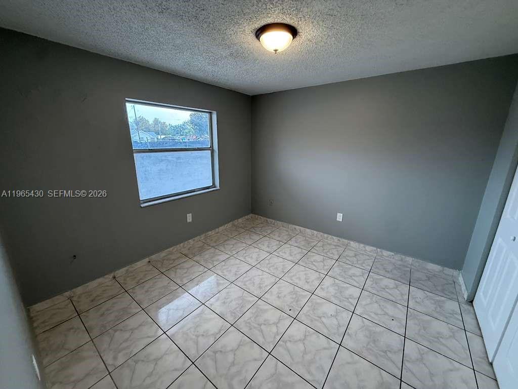 2721 Nw 23rd Ct 4 Property Photo 8