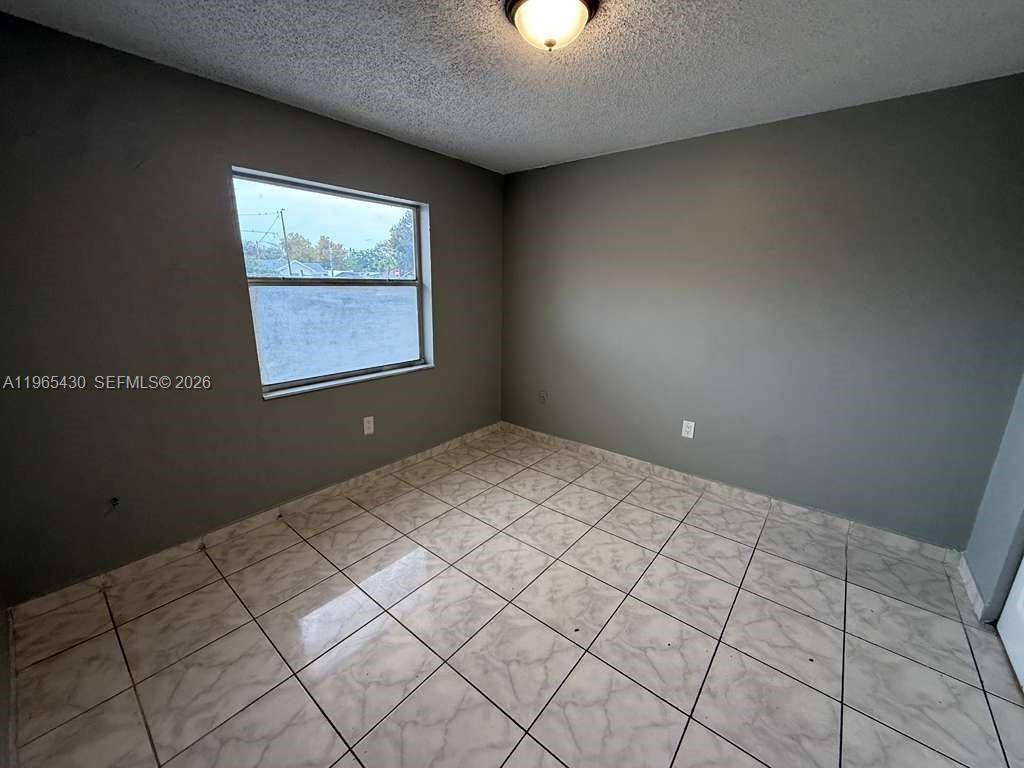 2721 Nw 23rd Ct 4 Property Photo 10