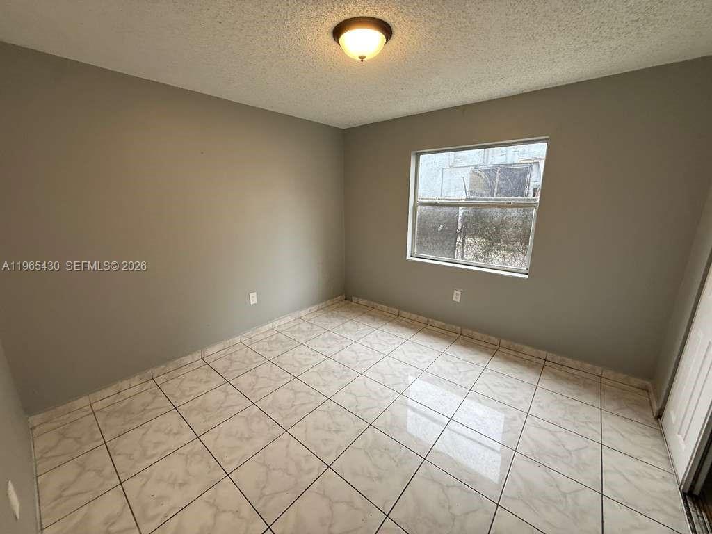 2721 Nw 23rd Ct 4 Property Photo 11