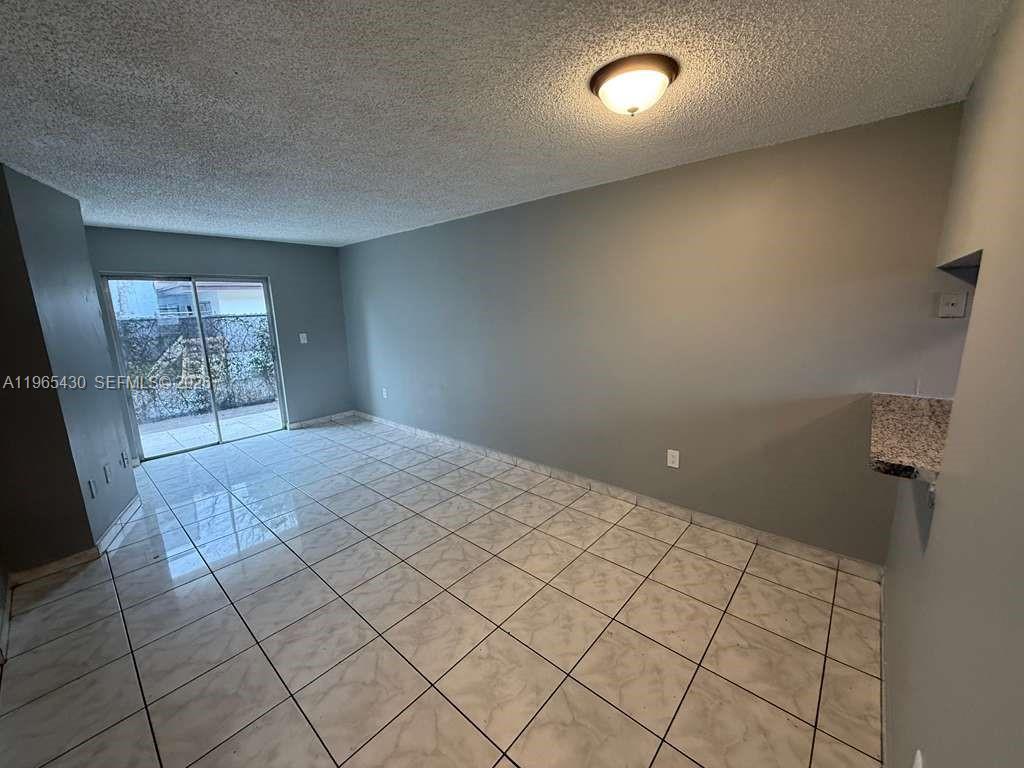 2721 Nw 23rd Ct 4 Property Photo 12