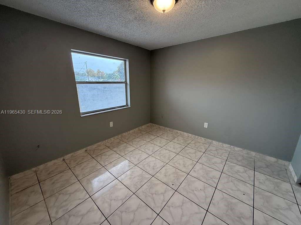 2721 Nw 23rd Ct 4 Property Photo 13