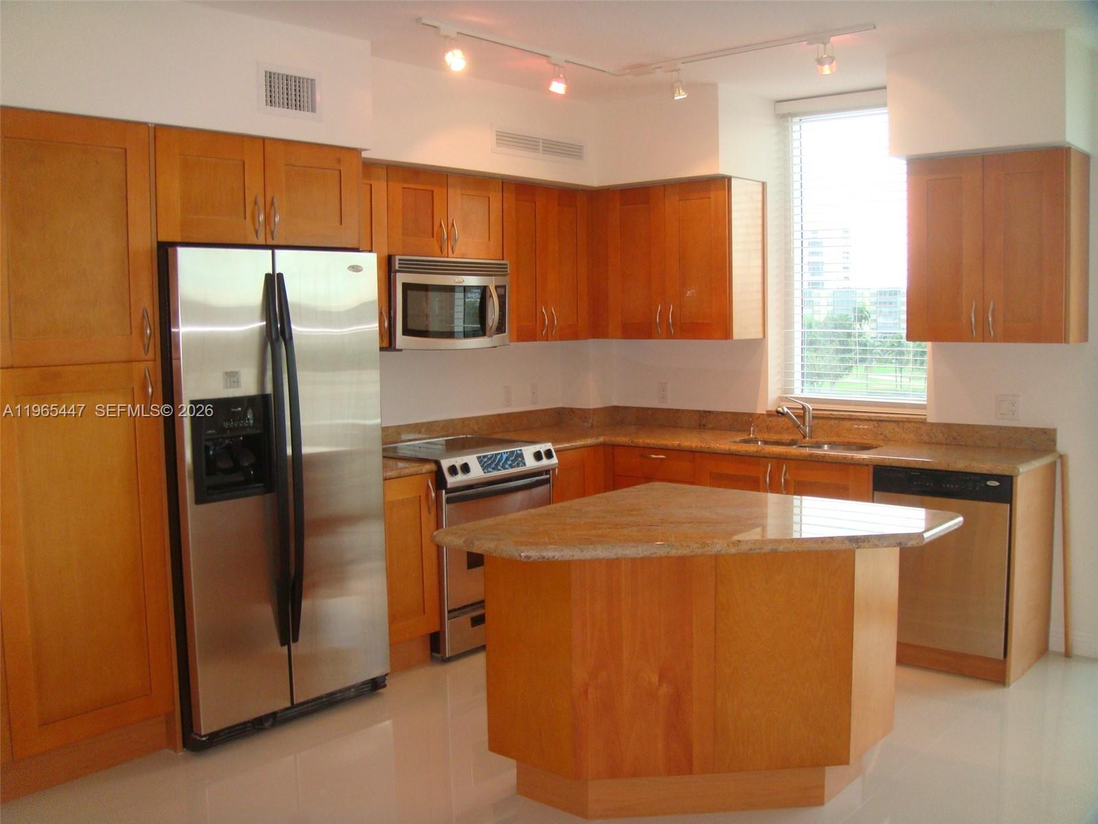 1755 E Hallandale Beach Blvd 406e Property Photo 5