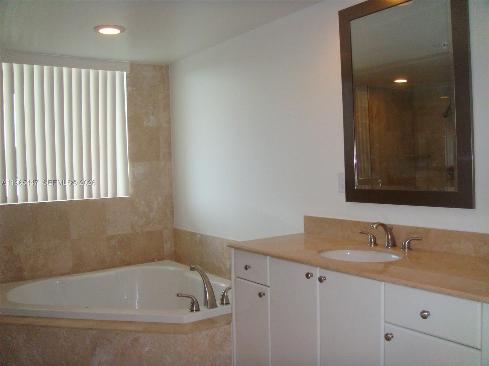 1755 E Hallandale Beach Blvd 406e Property Photo 8