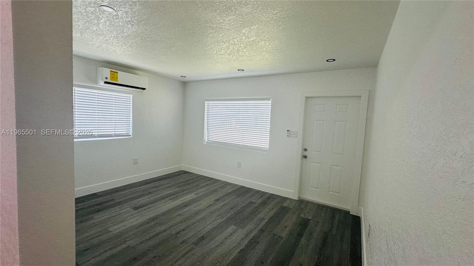 1100 Nw 75th St Property Photo 9