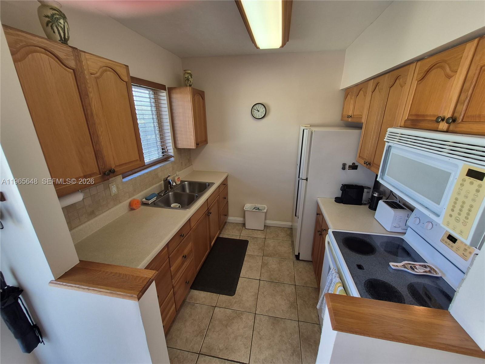 520 Euclid Ave 8 Property Photo 5