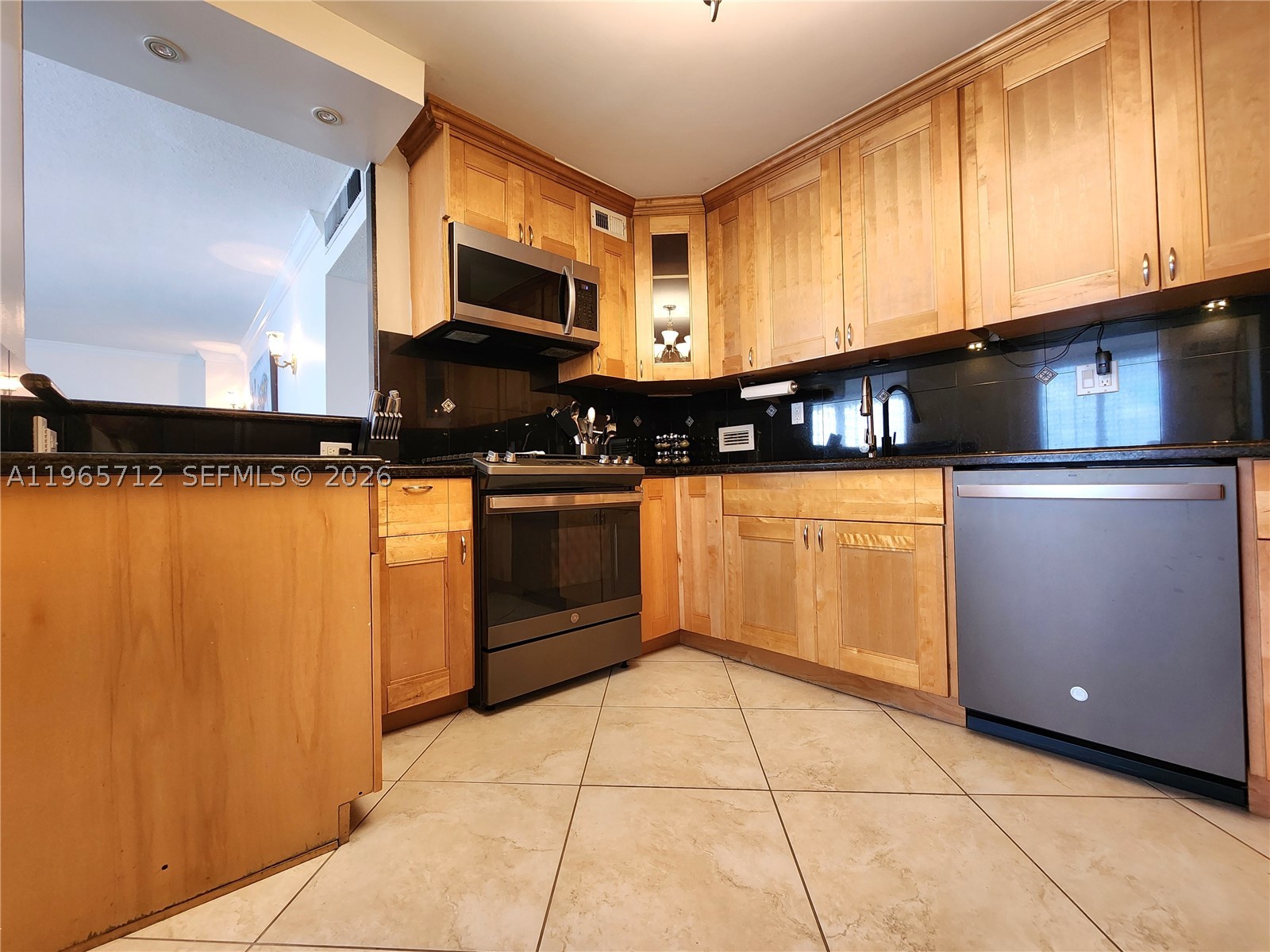 2030 S Ocean Dr 626 Property Photo 3