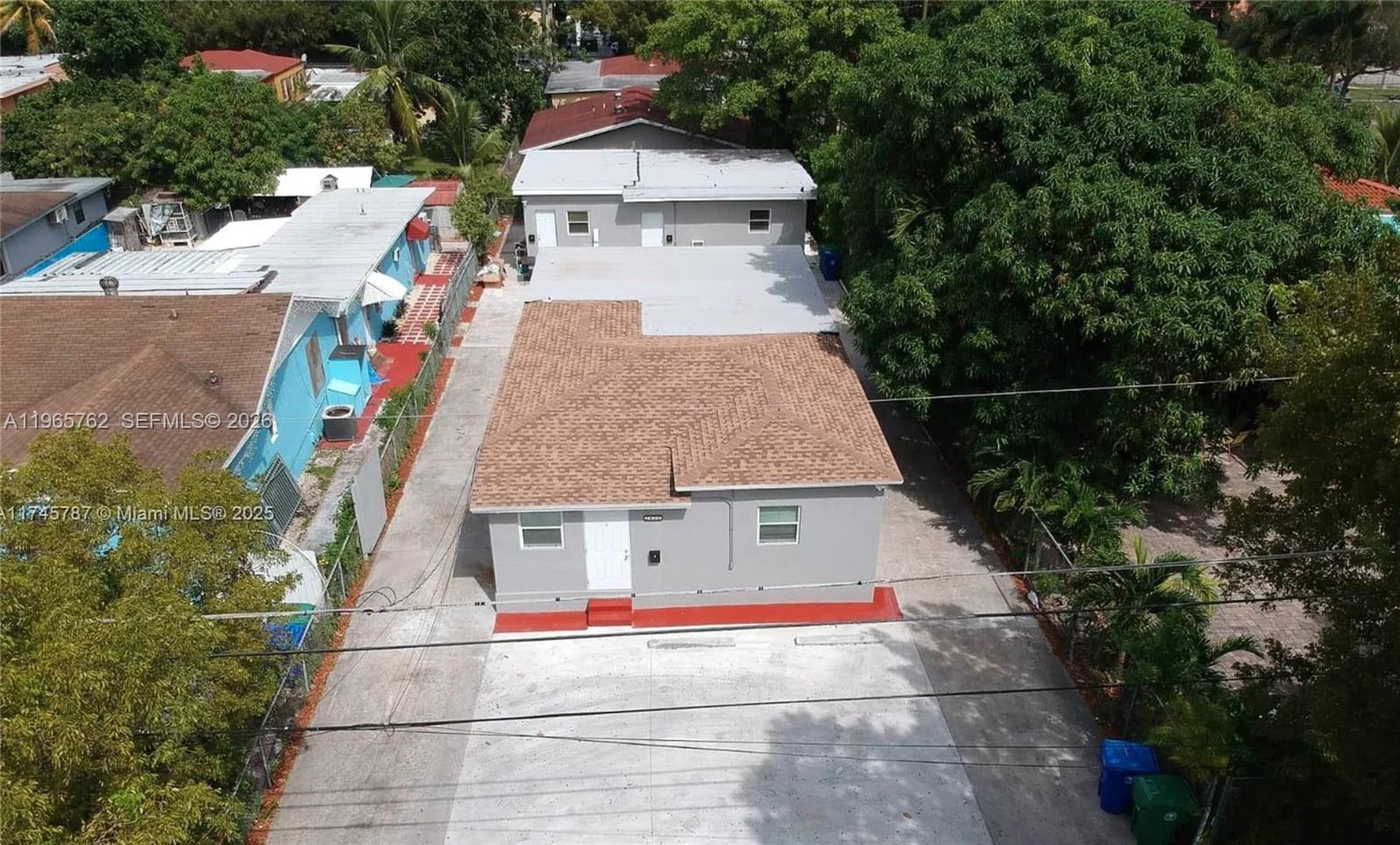 2425 NW 28th St Property Photo 1