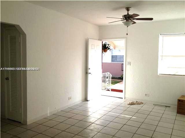 1903 Thomas St 2-8 Property Photo 1