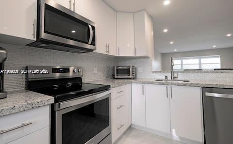 1501 S Ocean Blvd 323 Property Photo 8