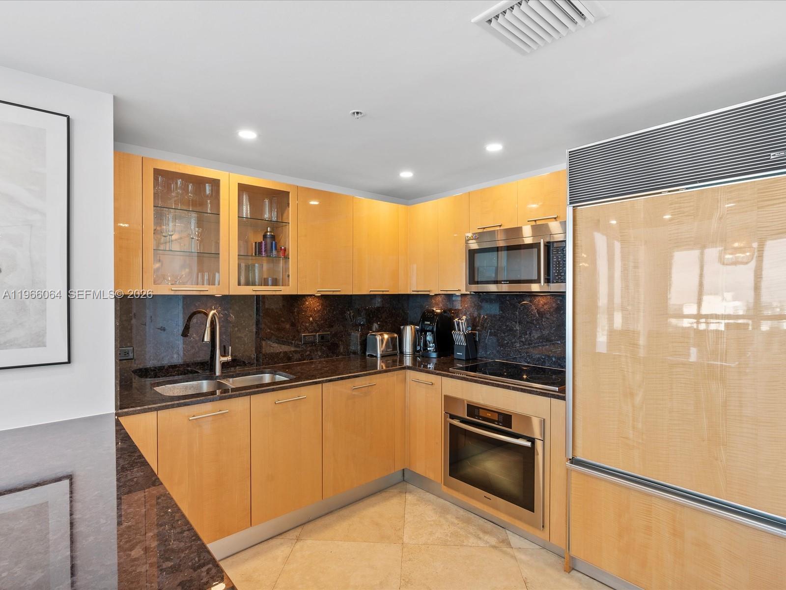 6899 Collins Ave 1704 Property Photo 16