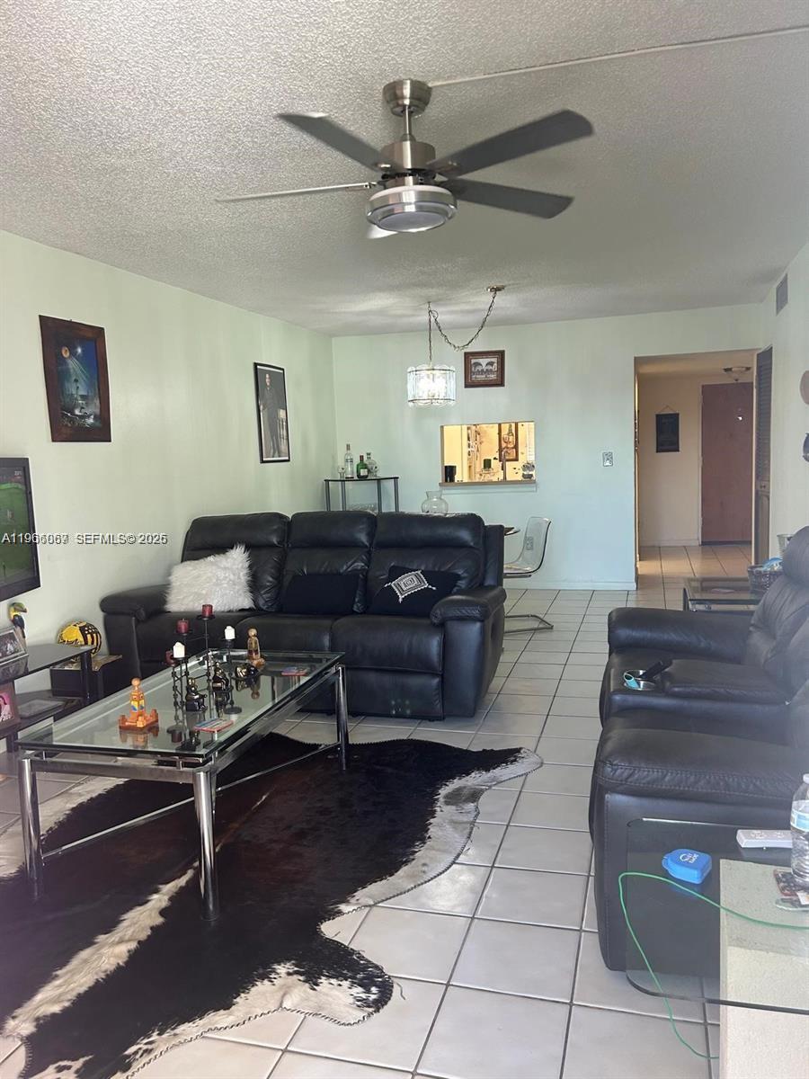 2840 Somerset Dr 400m Property Photo 5