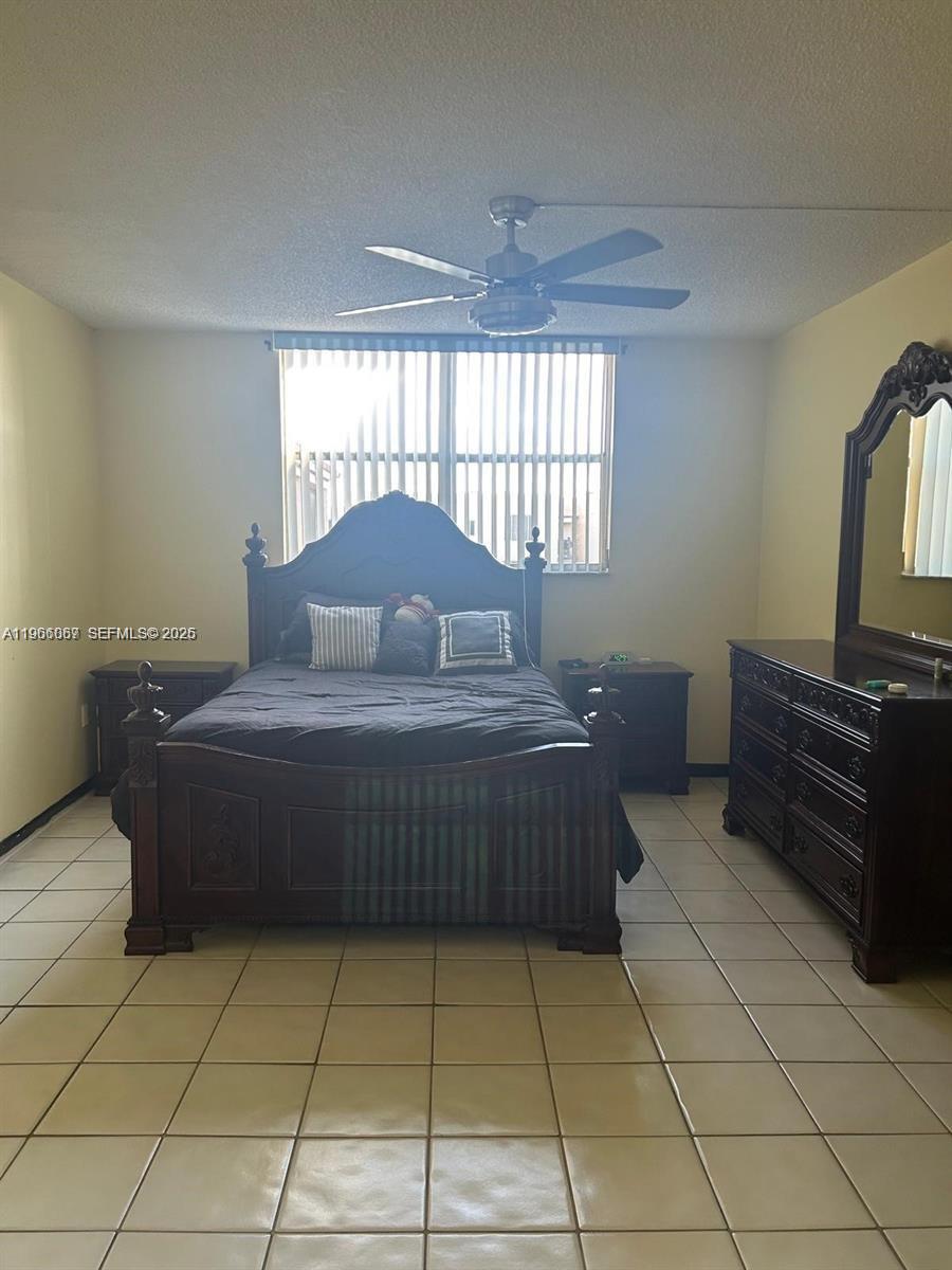 2840 Somerset Dr 400m Property Photo 12