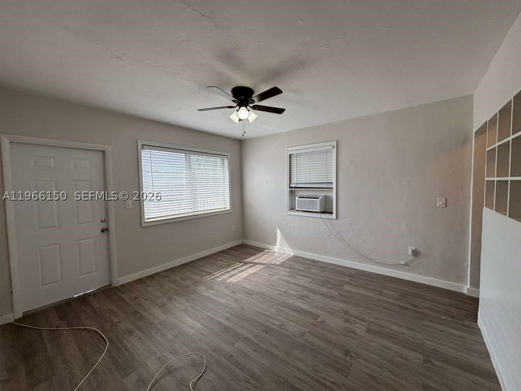 301 Sharar Ave 4 Property Photo 3