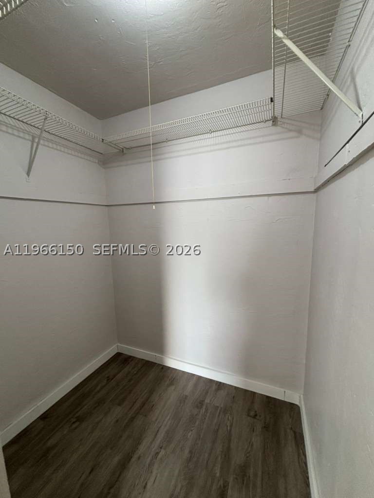 301 Sharar Ave 4 Property Photo 9