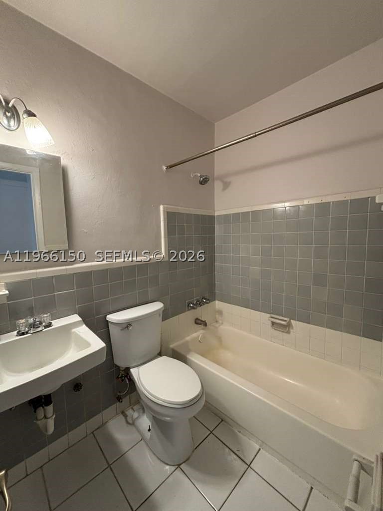301 Sharar Ave 4 Property Photo 10