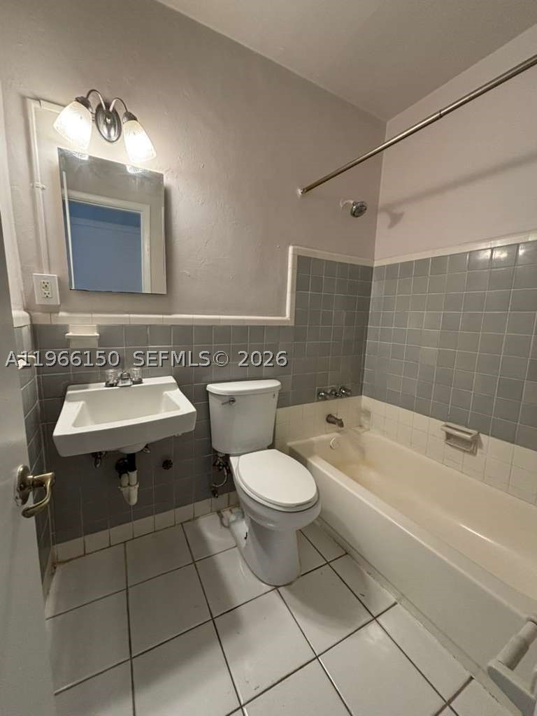 301 Sharar Ave 4 Property Photo 11