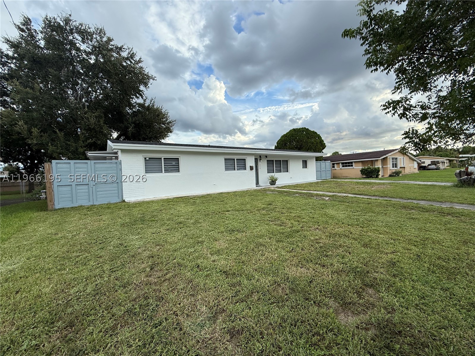 1950 Nw 190th Ter Property Photo 2
