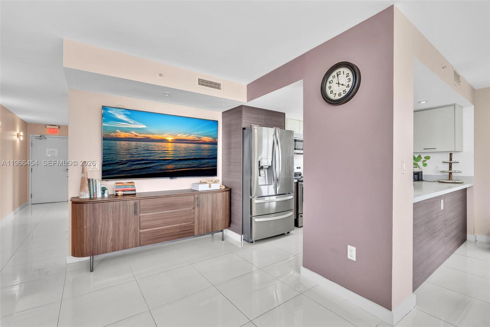 9901 E Bay Harbor Dr 403 Property Photo 13