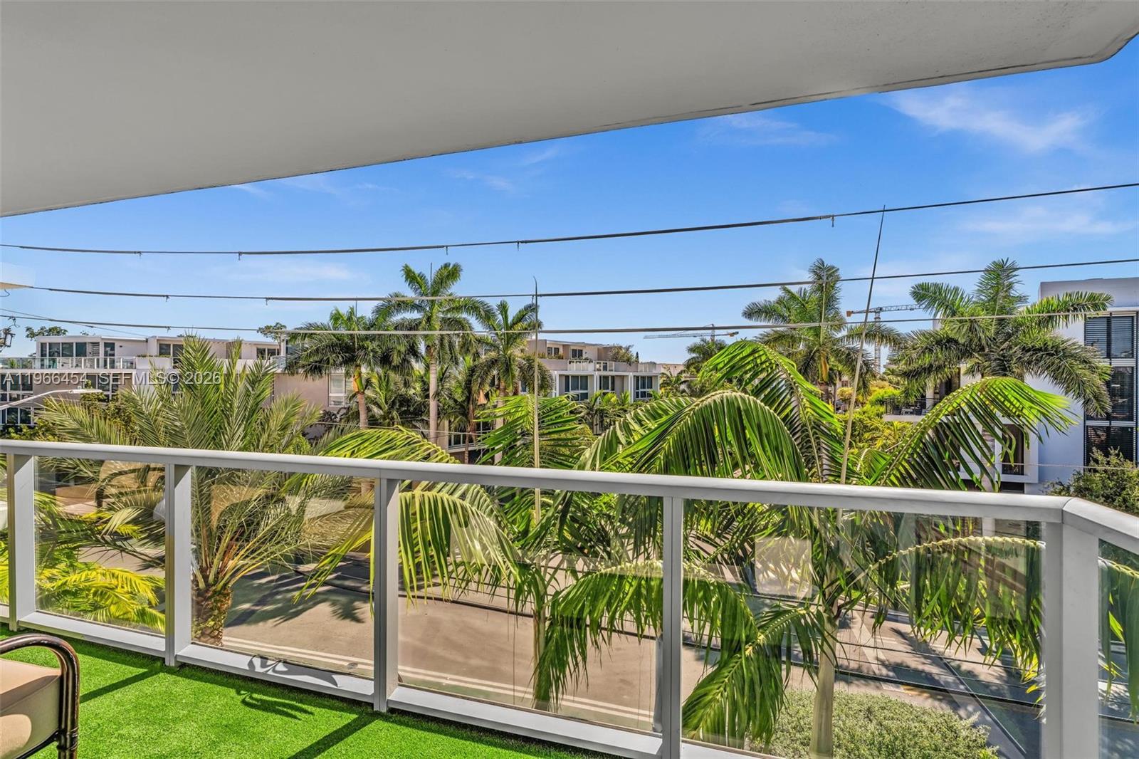 9901 E Bay Harbor Dr 403 Property Photo 33
