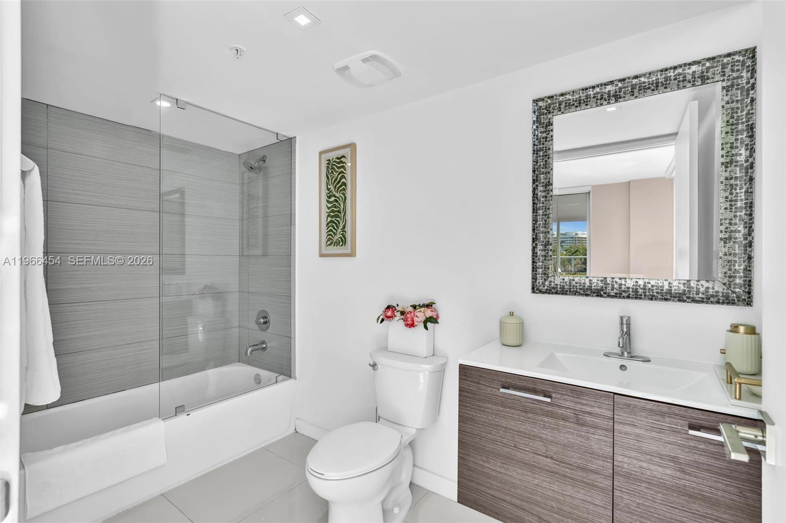 9901 E Bay Harbor Dr 403 Property Photo 46