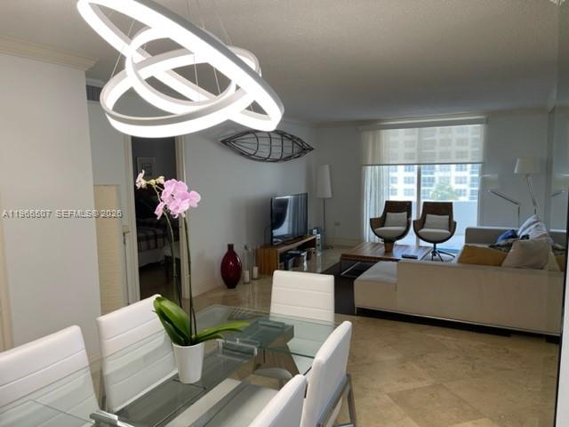 5555 Collins Ave 7z Property Photo 3