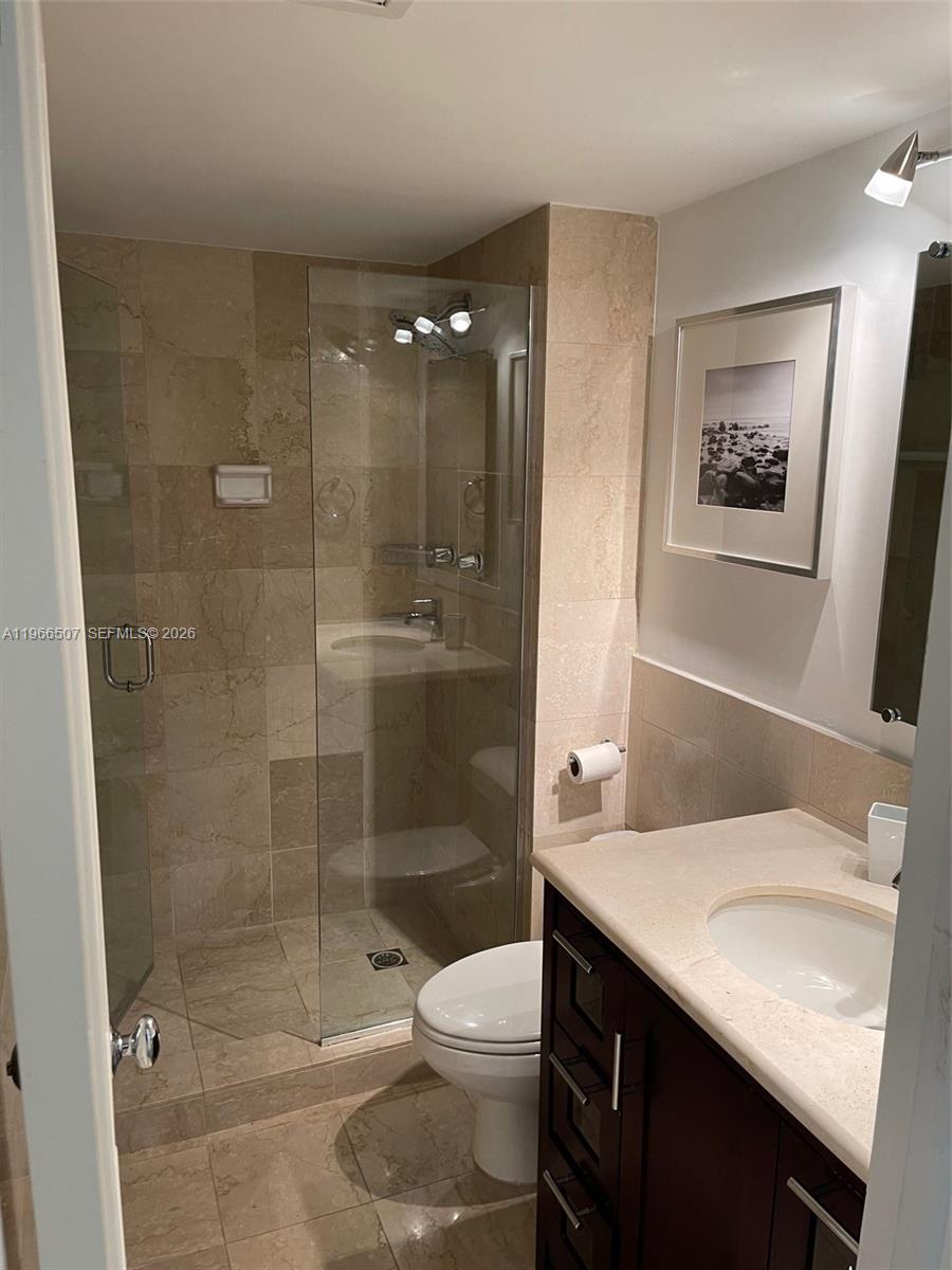 5555 Collins Ave 7z Property Photo 7